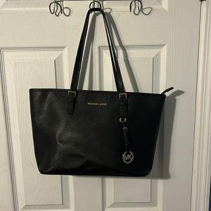 Michael Kors shoulder tote/ large Jet Set